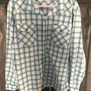 Wrangler Blue Plaid Casual Button Down Shirt